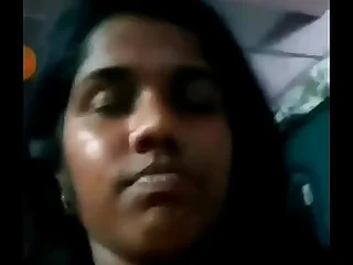 Priya chennai college girl boob deception selfie