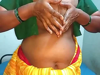 desi aunty showing the brush boobs and moaning